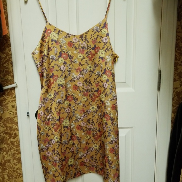 Chelsea & Violet Dresses & Skirts - NWT C&V Printed Slip Dress Size L